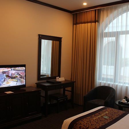 ไฮ เยิน ลักชัวรี โฮเต็ล Hotel Cam Pha ภายนอก รูปภาพ