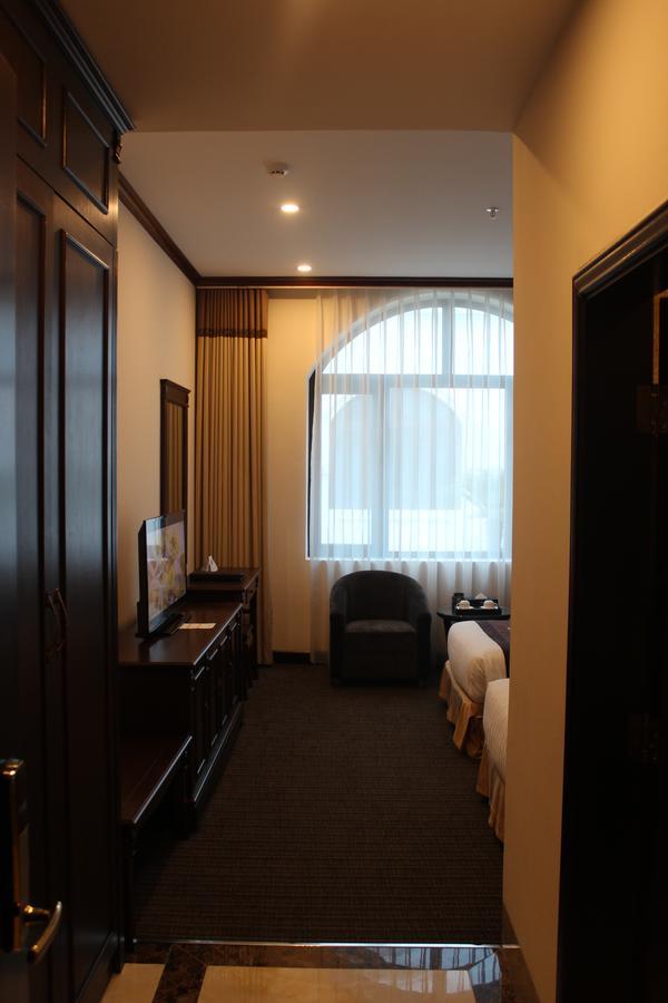 ไฮ เยิน ลักชัวรี โฮเต็ล Hotel Cam Pha ภายนอก รูปภาพ